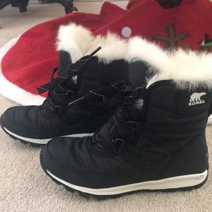 Girls Black Snow Boots size 2 - Brand SOREL
